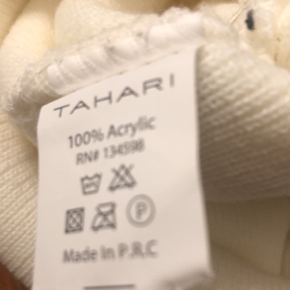 NWT - TAHARI White Woman's Beanie - Picture 6 of 7